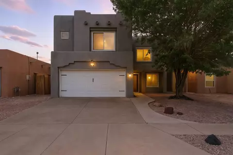 704 Nicklaus Dr SW, Albuquerque, NM 87121
