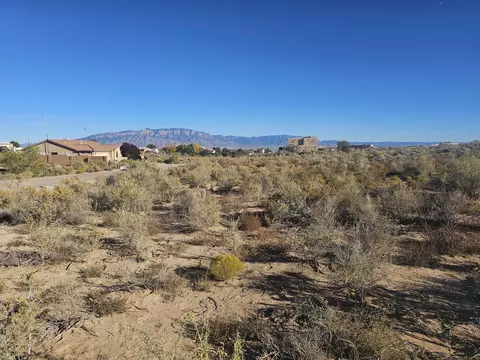 305 Aldaba Cir NE, Rio Rancho, NM 87124