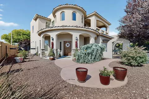 331 Manuel Sanchez Pl SW, Albuquerque, NM 87105