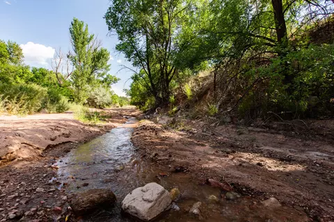 20 B Glowing Star Rd, Santa Fe, NM 87506