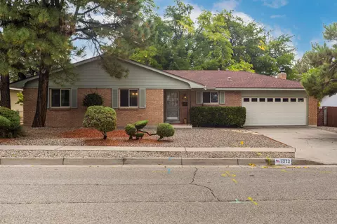 7212 Carriveau Ave NE, Albuquerque, NM 87110