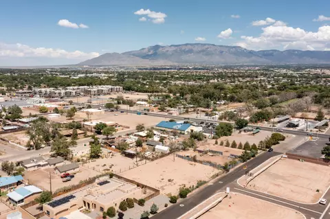 411 Camino Espanol NW, Albuquerque, NM 87107