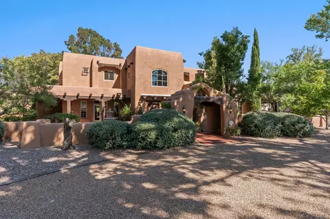 1623 Francisca Rd NW, Los Ranchos, NM 87107