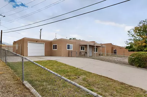 3010 General Chennault NE, Albuquerque, NM 87111