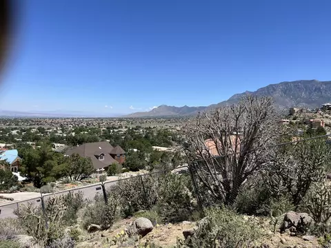 4424 Skyline Ct NE, Albuquerque, NM 87111