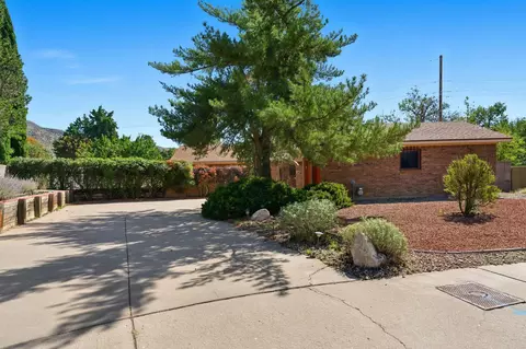 4013 Glen Canyon Ct NE, Albuquerque, NM 87111