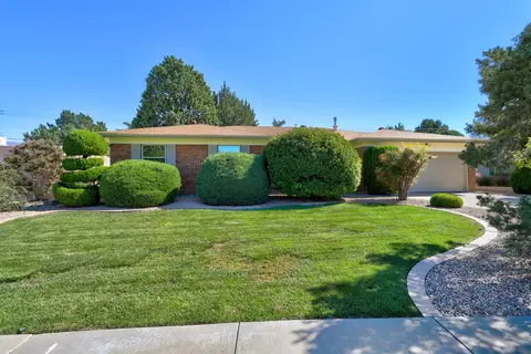 7828 Hermanson Pl NE, Albuquerque, NM 87110