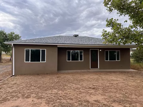 96 Skyline Dr, Edgewood, NM 87015