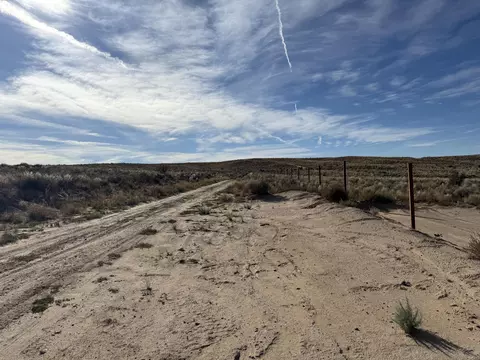705 Mariposa Rd SW, Rio Rancho, NM 87124