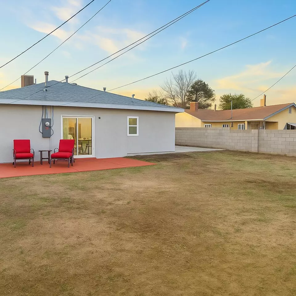 Exterior - 332 General Stilwell St NE, Albuquerque, NM 87123 photo 2 of 2