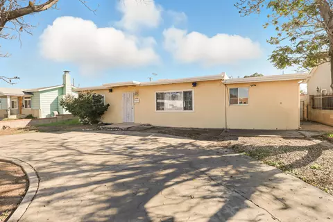 308 General Chennault St NE, Albuquerque, NM 87123