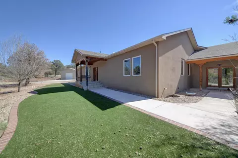 12 Calle Conejo Rd, Tijeras, NM 87059