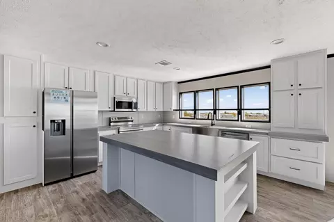 316 Hill Rd NE, Rio Rancho, NM 87144
