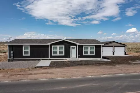 51 Airport Dr, Los Lunas, NM 87031