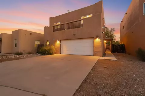2105 San Venito Rd NW, Albuquerque, NM 87104