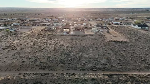 305 3rd St NE, Rio Rancho, NM 87144