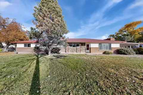 1110 Ranchero Rd, Bosque Farms, NM 87068
