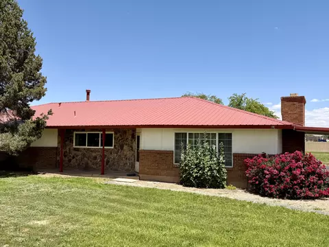 1110 Ranchero Rd, Bosque Farms, NM 87068