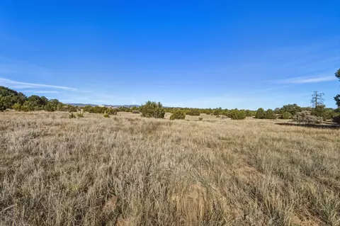 25 Holiday, Tijeras, NM 87059