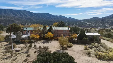 24 Matisse Rd NE, Albuquerque, NM 87123