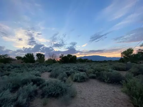 147 Loma Larga Road, Corrales, NM 87048