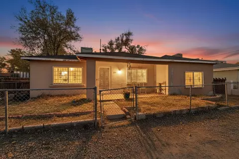 821 Whiting Rd SW, Albuquerque, NM 87105