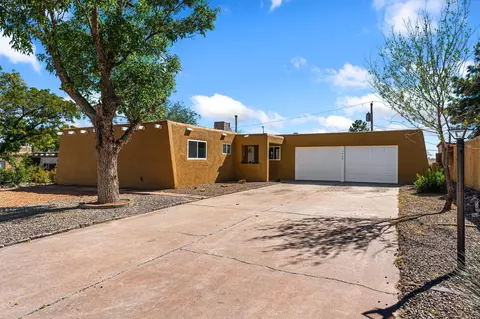 5608 Drake Ave NW, Albuquerque, NM 87114