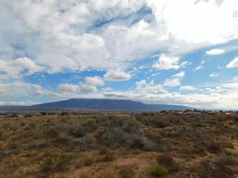 6632 Hamilton Rd NE, Rio Rancho, NM 87144