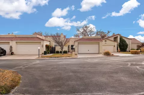 504 Eastlake Dr SE, Rio Rancho, NM 87124