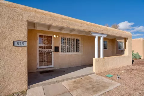 825 Dakota St SE, Albuquerque, NM 87108