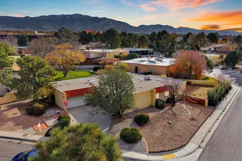 7910 Academy Trl NE, Albuquerque, NM 87109