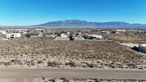 1304 10th St SE, Rio Rancho, NM 87124