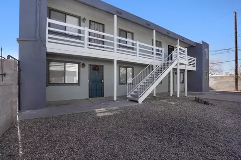 301 Grove St NE, Albuquerque, NM 87108