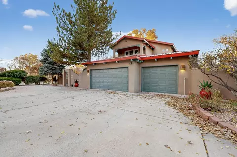 7431 Rio Grande Blvd NW, Los Ranchos, NM 87107