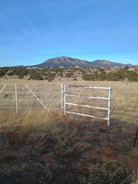 103 W Hill Ranch Rd, Edgewood, NM 87015