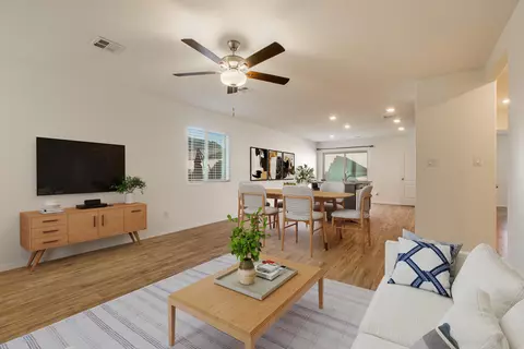 456 Chafey Dr SW, Los Lunas, NM 87031