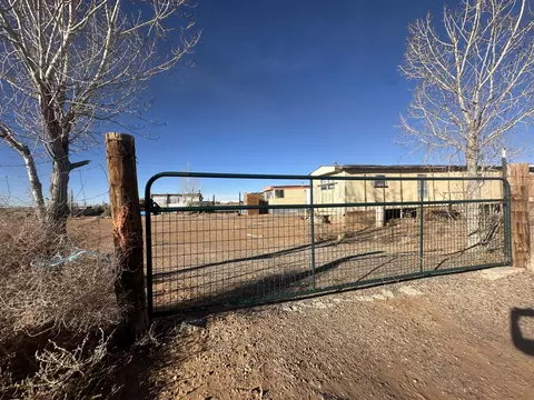 50 Ogaz Rd, Belen, NM 87002