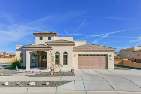 8024 Canoncito Dr NW, Albuquerque, NM 87120