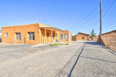 1723 Valley Rd SW, Albuquerque, NM 87105