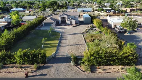 280 Angel Rd, Corrales, NM 87048