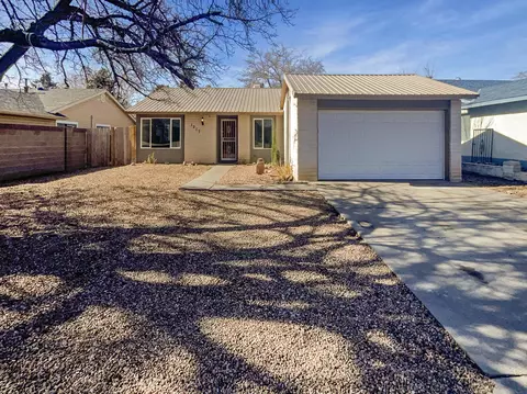 1217 Kirby St NE, Albuquerque, NM 87112