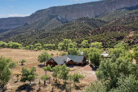 74 Armenta Rd, Jemez Springs, NM 87025