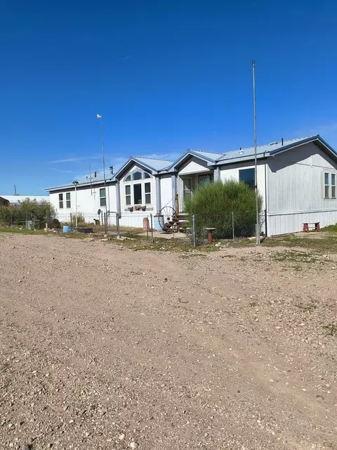 127 N Polvadera Rd, Polvadera, NM 87828