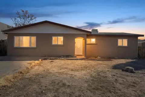 1704 Cornell Dr SE, Albuquerque, NM 87106