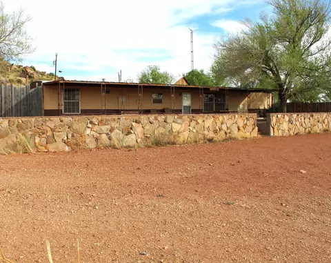 407 Bullhead Dr, Conchas Dam, NM 88416