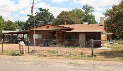 5 Cactus Dr, Los Lunas, NM 87031