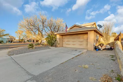 5008 Shadow Mountain Rd, Las Cruces, NM 88011