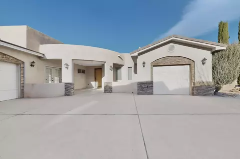 8223 Grape Arbor Ct NE, Albuquerque, NM 87122