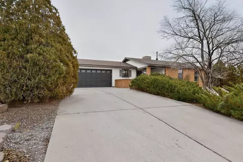 300 4th Ave NE, Rio Rancho, NM 87124