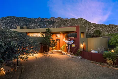 51 Rock Ridge Dr NE, Albuquerque, NM 87122